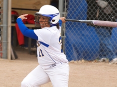 Jacquelyn Hernandez led the Swedes with a 4 for 5 performance.